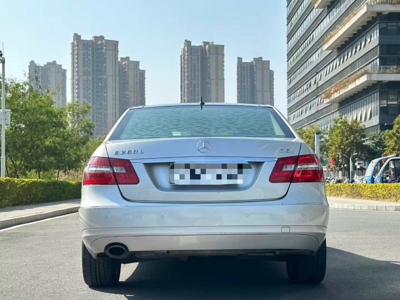 东莞11年奔驰E8