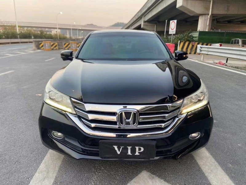 广州13年本田雅阁1