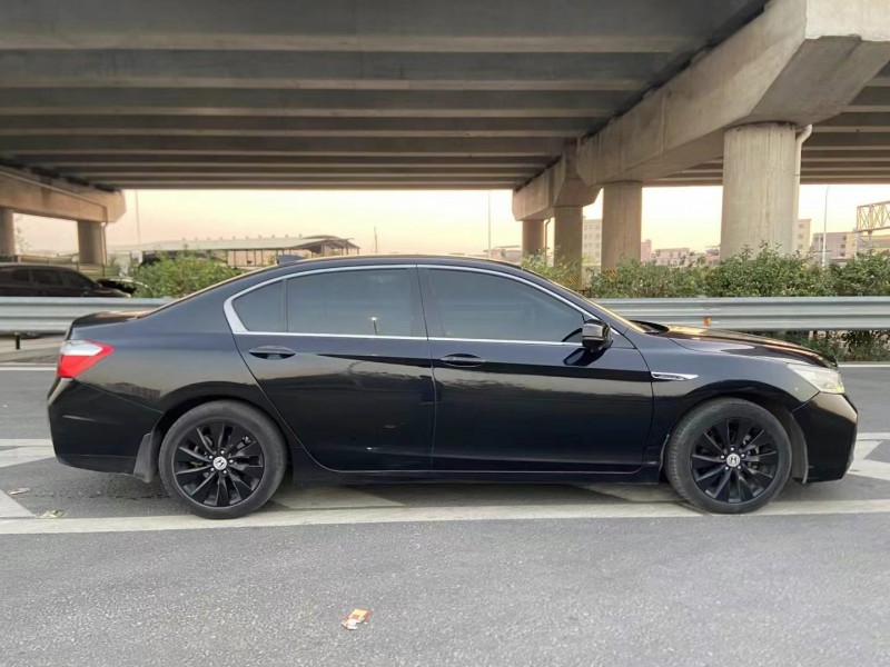 广州13年本田雅阁5