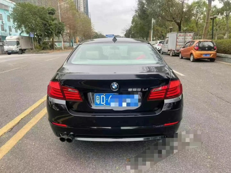 陽江13年寶馬5系9