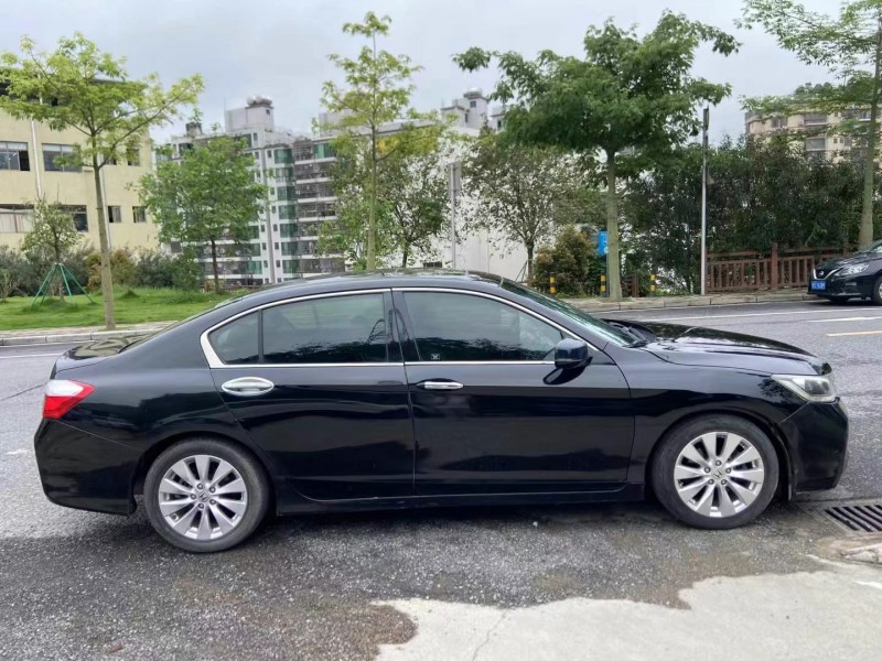 广州15年本田雅阁5