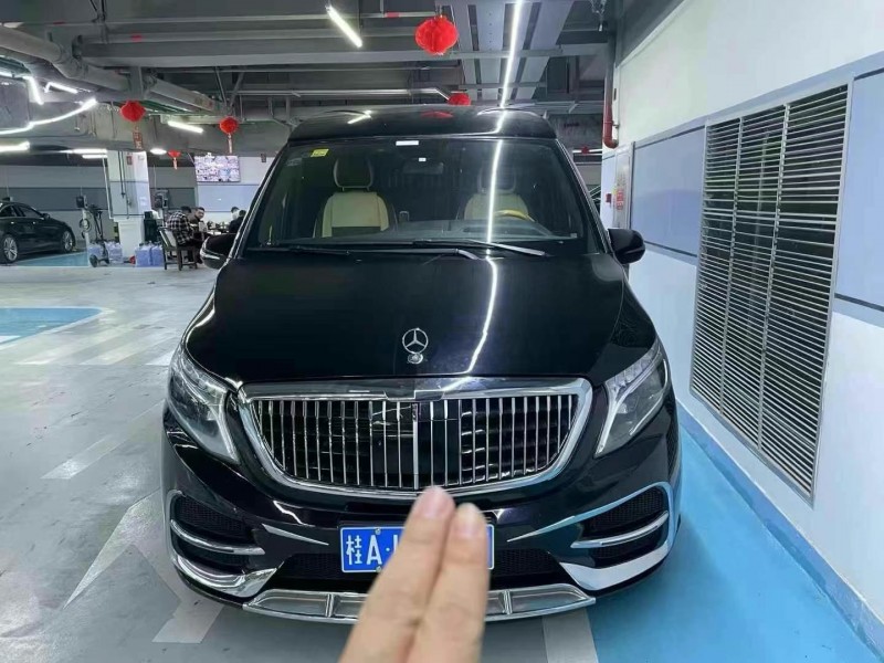 深圳18年奔馳威霆1