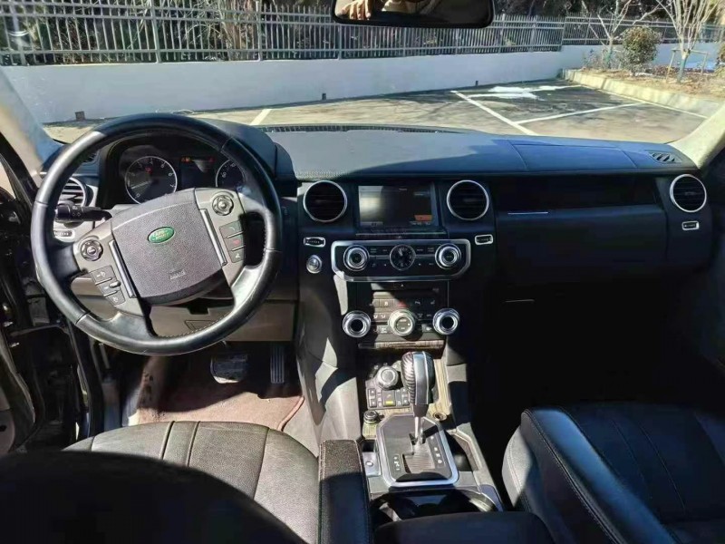 济宁11年路虎发现4