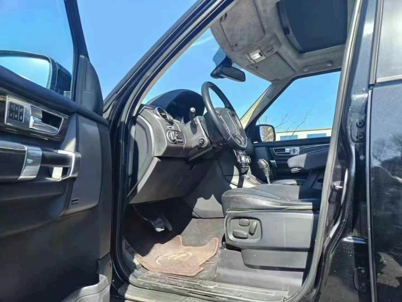 济宁11年路虎发现5