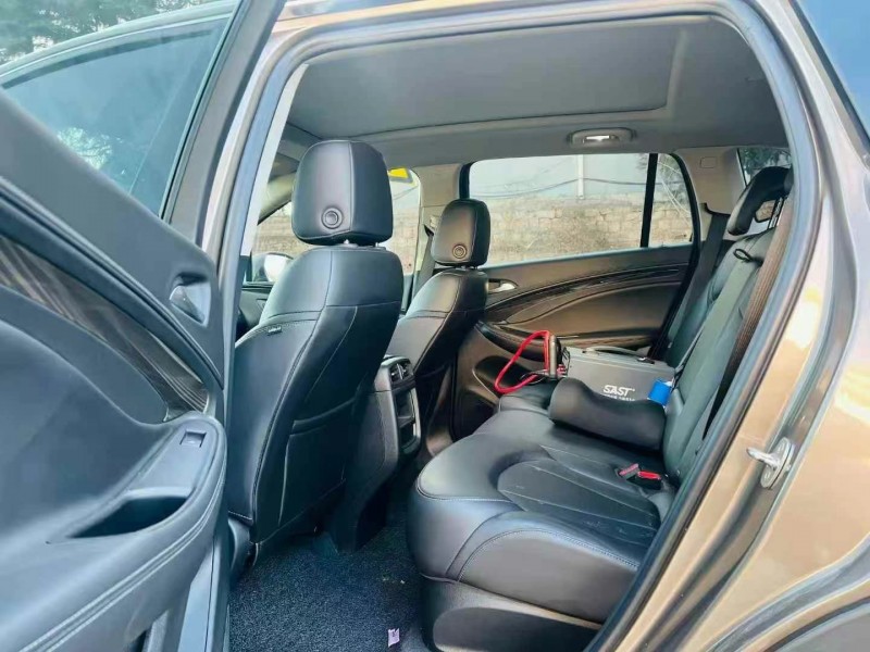 青岛18年别克昂科威6