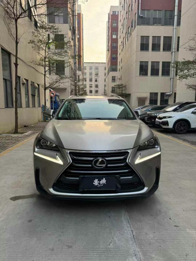 广州17年雷克萨斯NX1