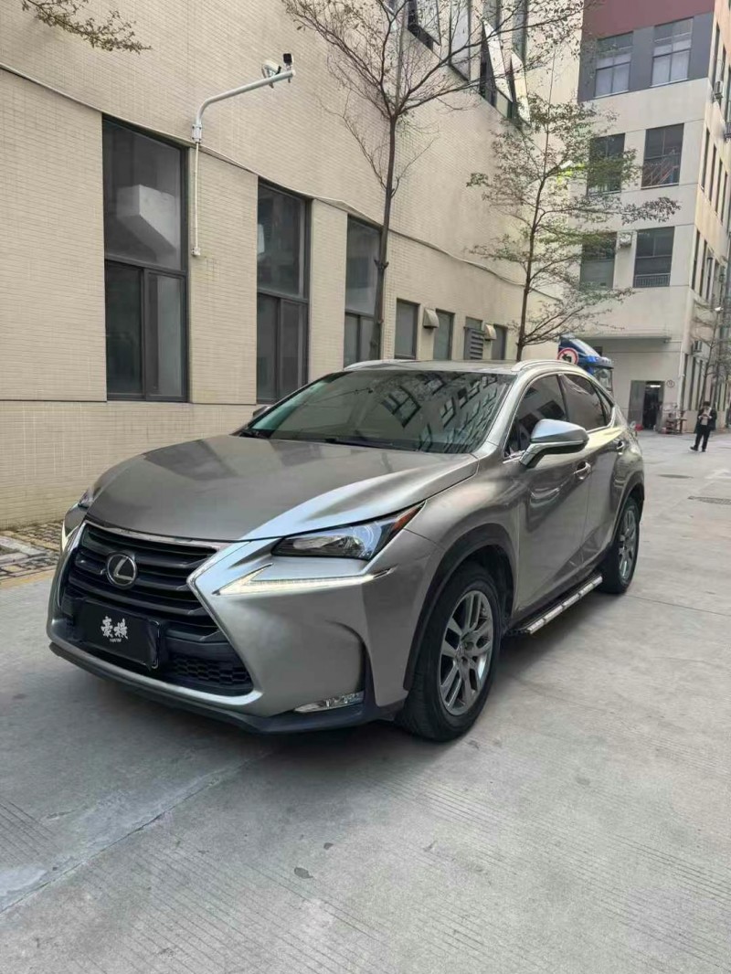 广州17年雷克萨斯NX3