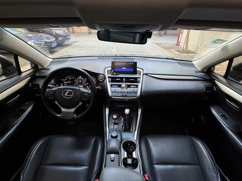 广州17年雷克萨斯NX7