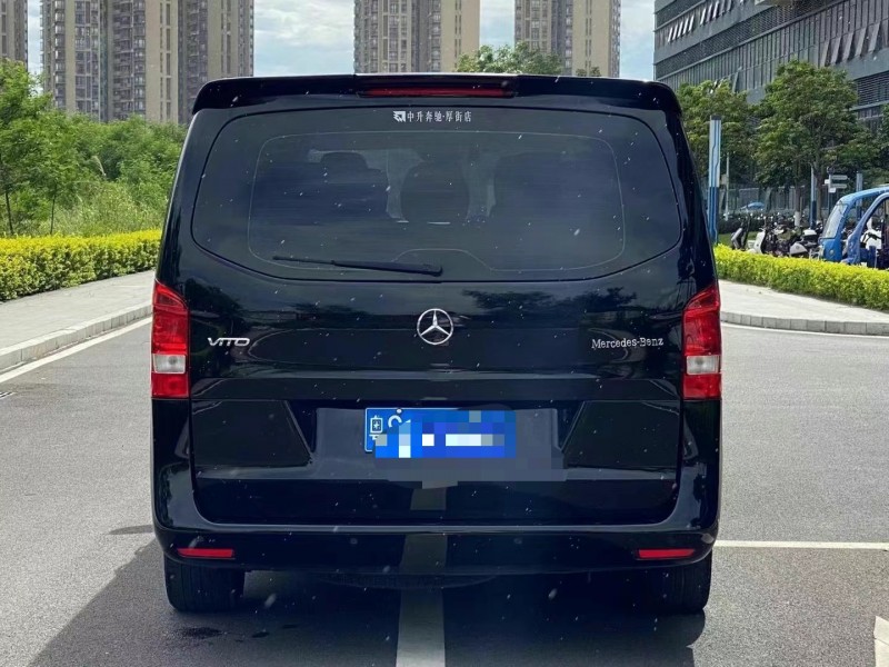 广州21年奔驰威霆3