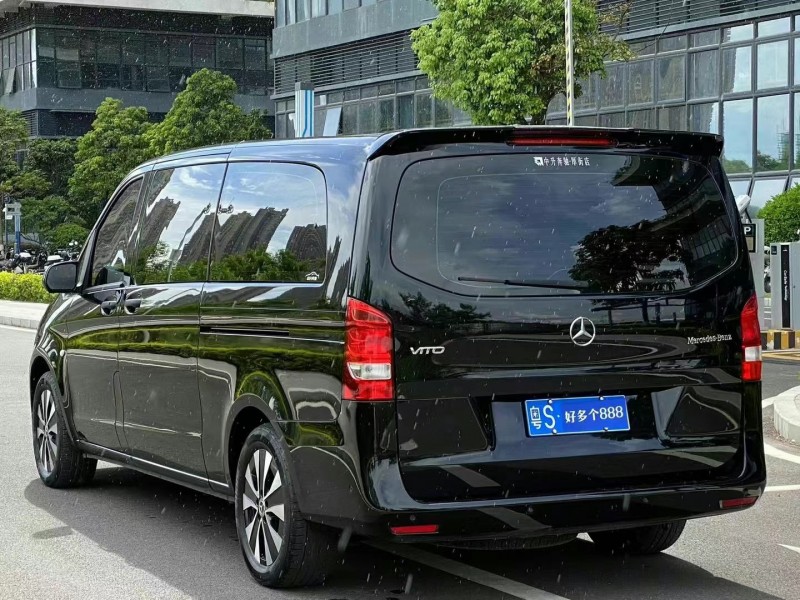 广州21年奔驰威霆4