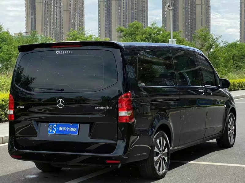 广州21年奔驰威霆5