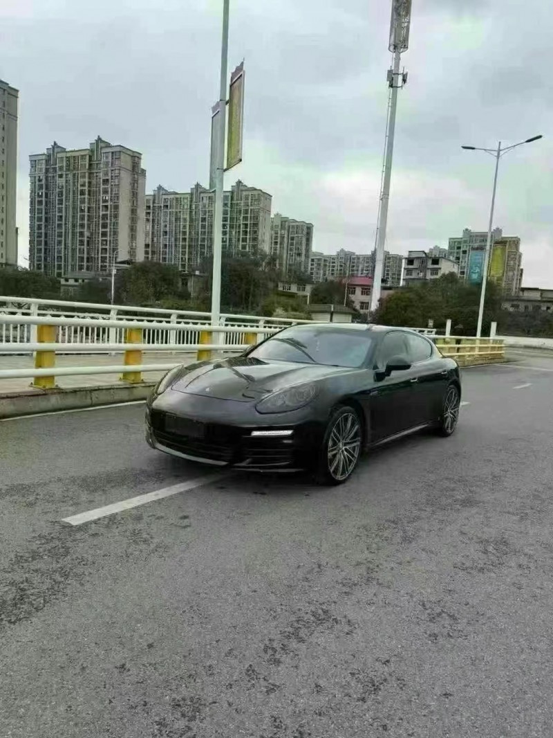 濟南14年保時捷帕拉梅拉3