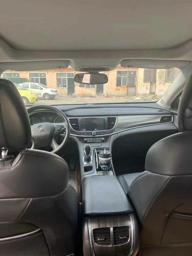 济宁19年别克君越4