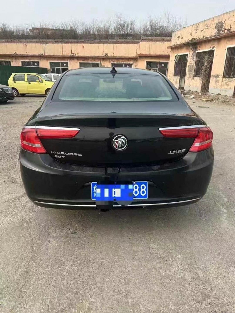 济宁19年别克君越9