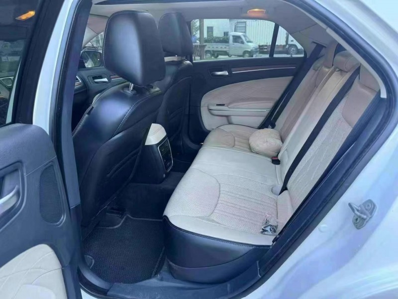汕頭16年克萊斯勒300C5
