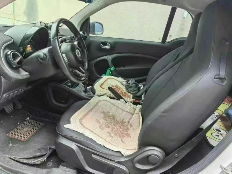 济宁18年奔驰smart7