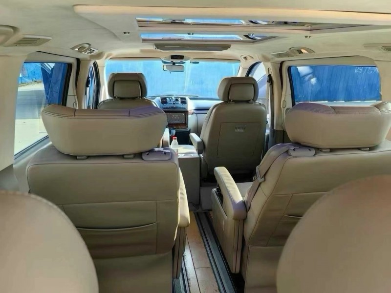 东营17年奔驰唯雅诺6