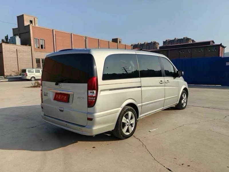 东营17年奔驰唯雅诺7