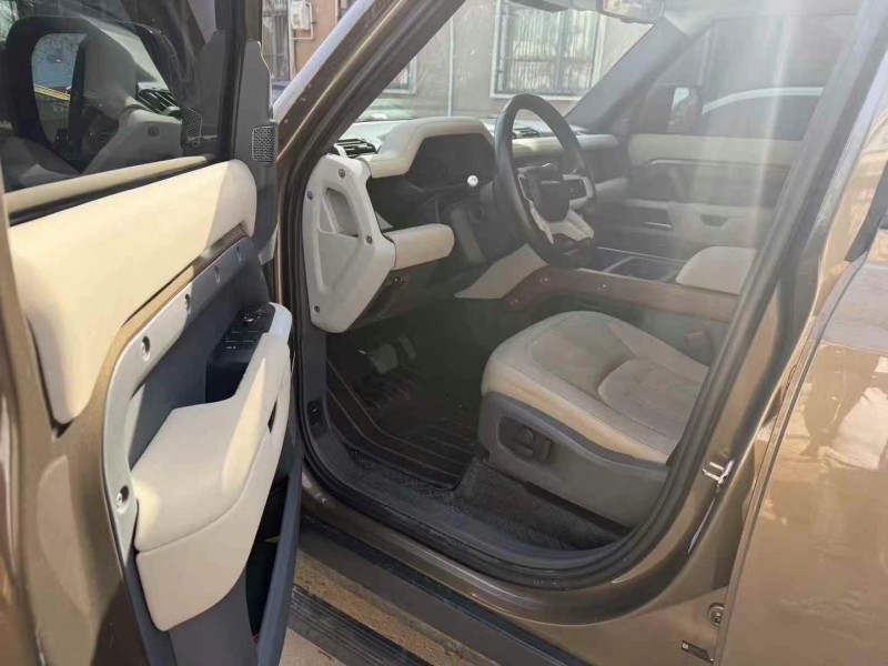 东营21年路虎卫士5