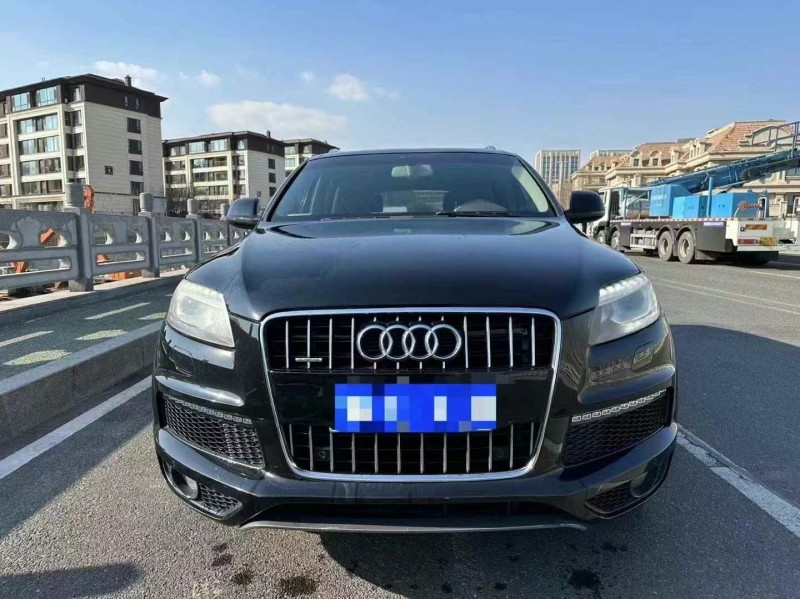 青岛13年奥迪Q71