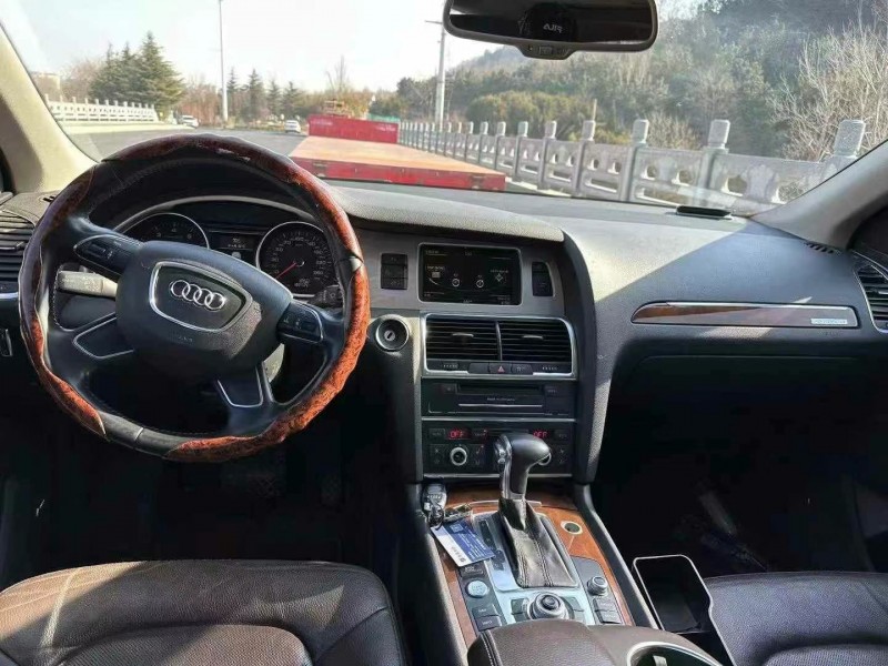 青岛13年奥迪Q73