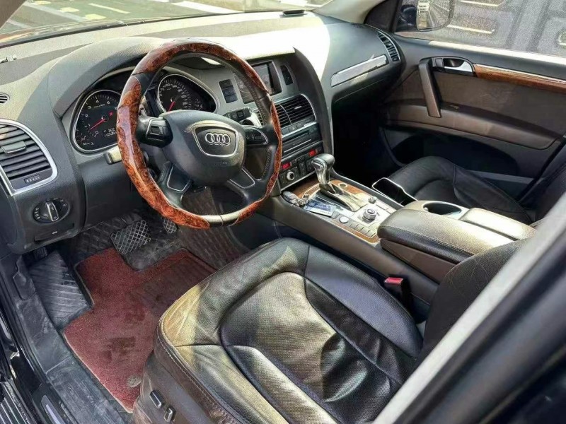 青岛13年奥迪Q75