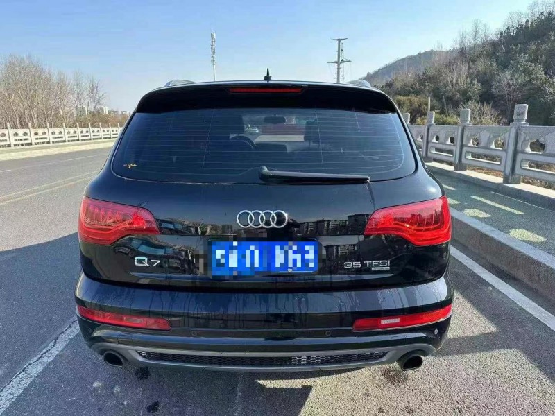 青岛13年奥迪Q79