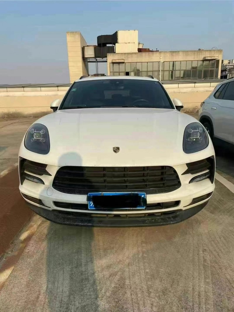 济宁19年保时捷Macan1