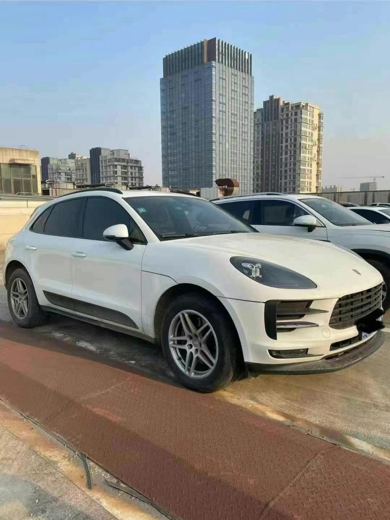 济宁19年保时捷Macan3