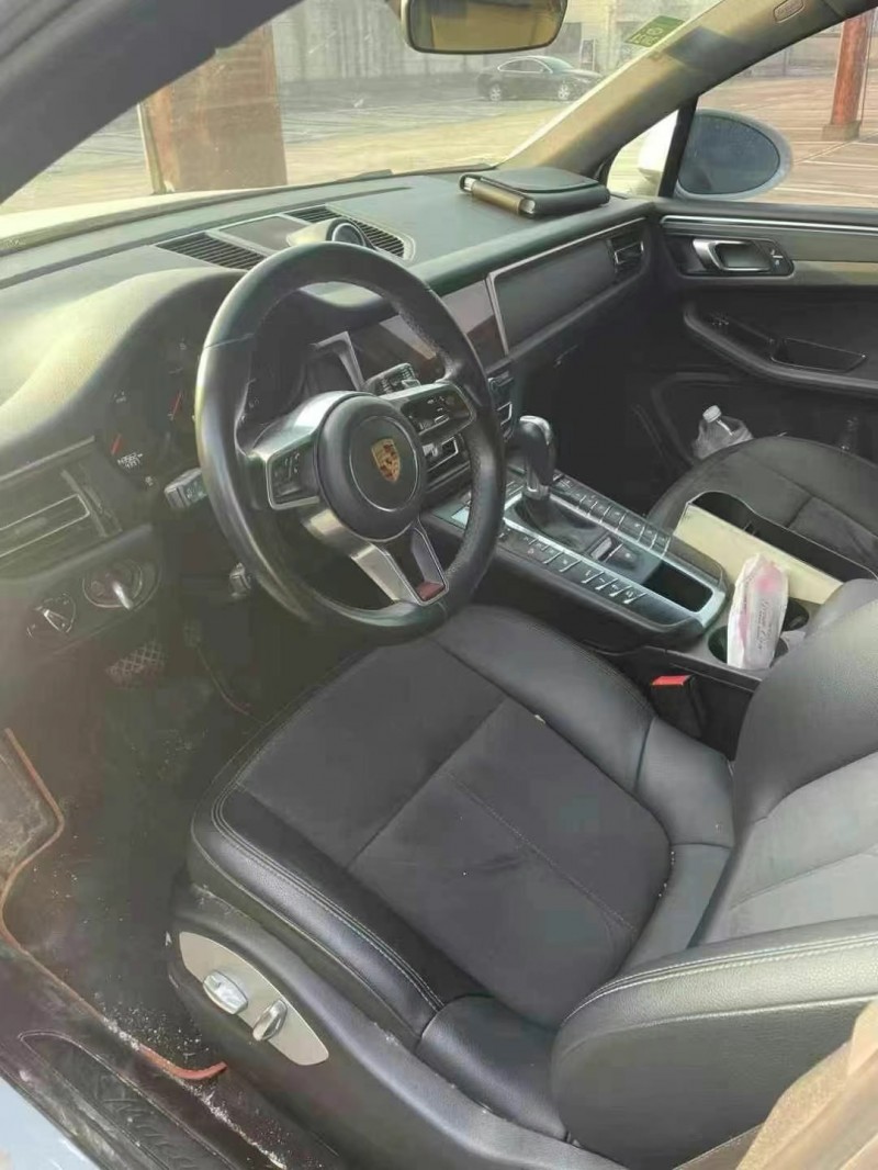 济宁19年保时捷Macan4