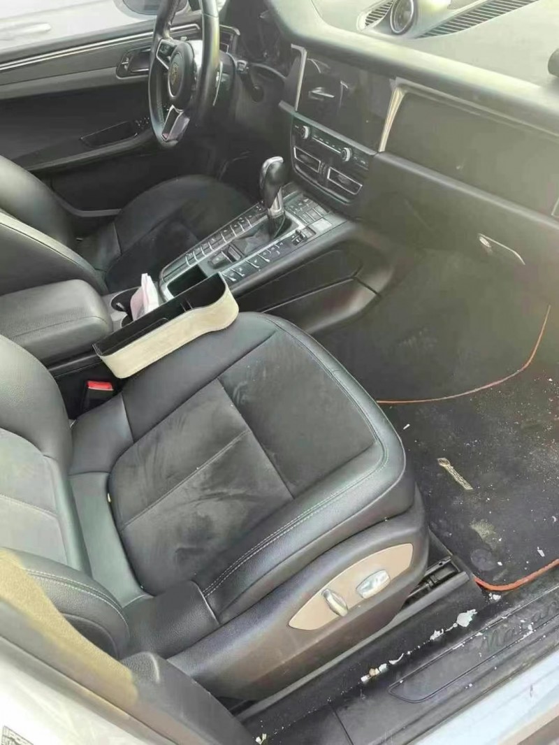 济宁19年保时捷Macan6