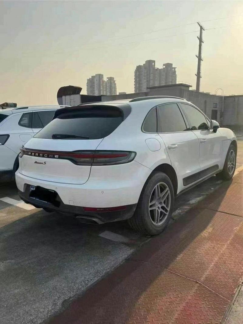 济宁19年保时捷Macan8