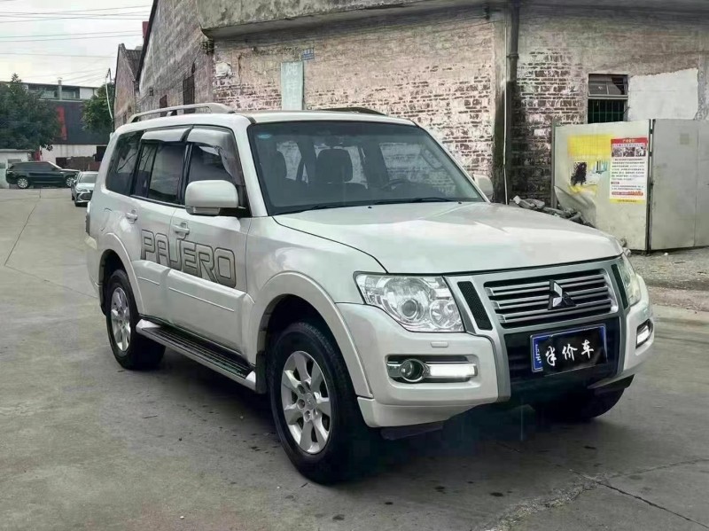 广州19年三菱帕杰罗3