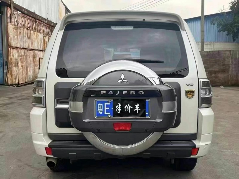 广州19年三菱帕杰罗9