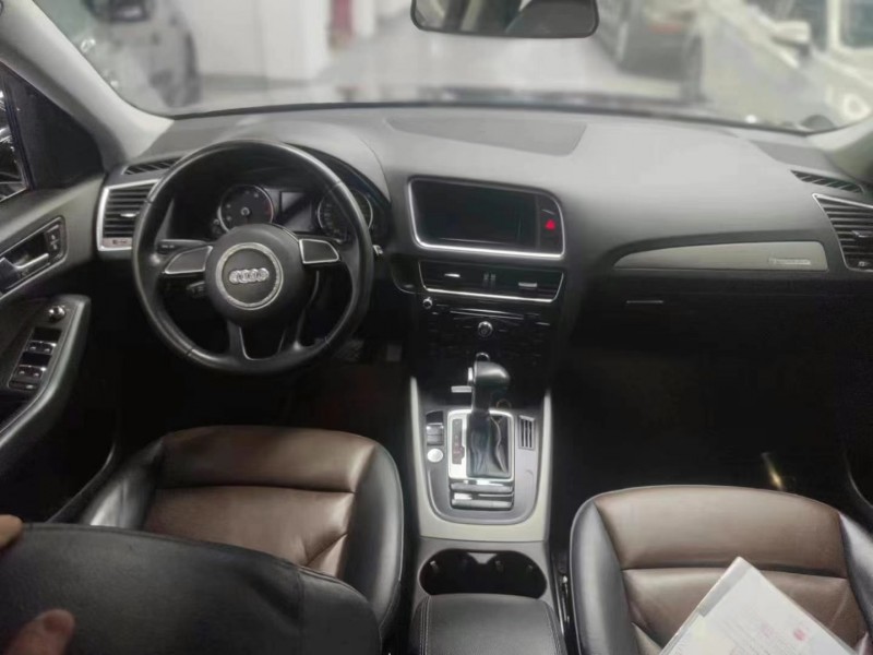 济宁18年奥迪Q54