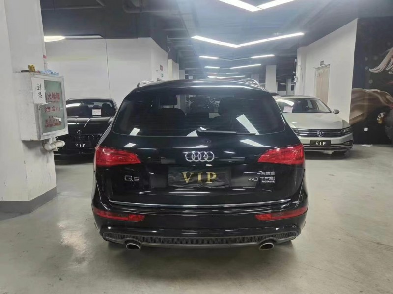 济宁18年奥迪Q58