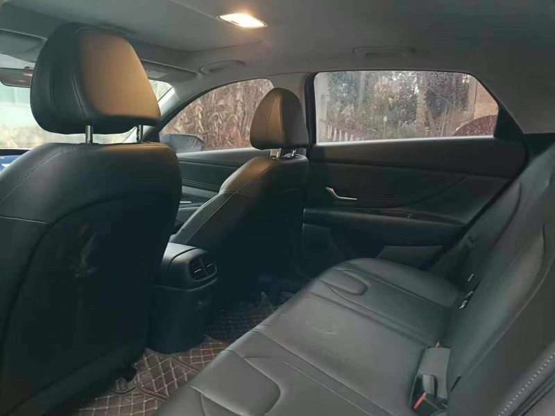 邵阳23年现代伊兰特4