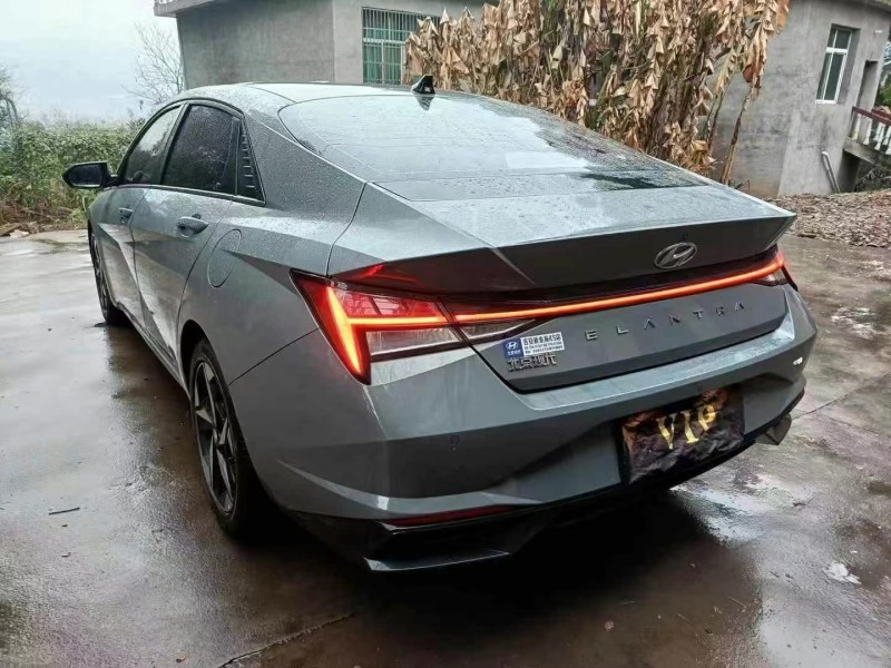 邵阳23年现代伊兰特8