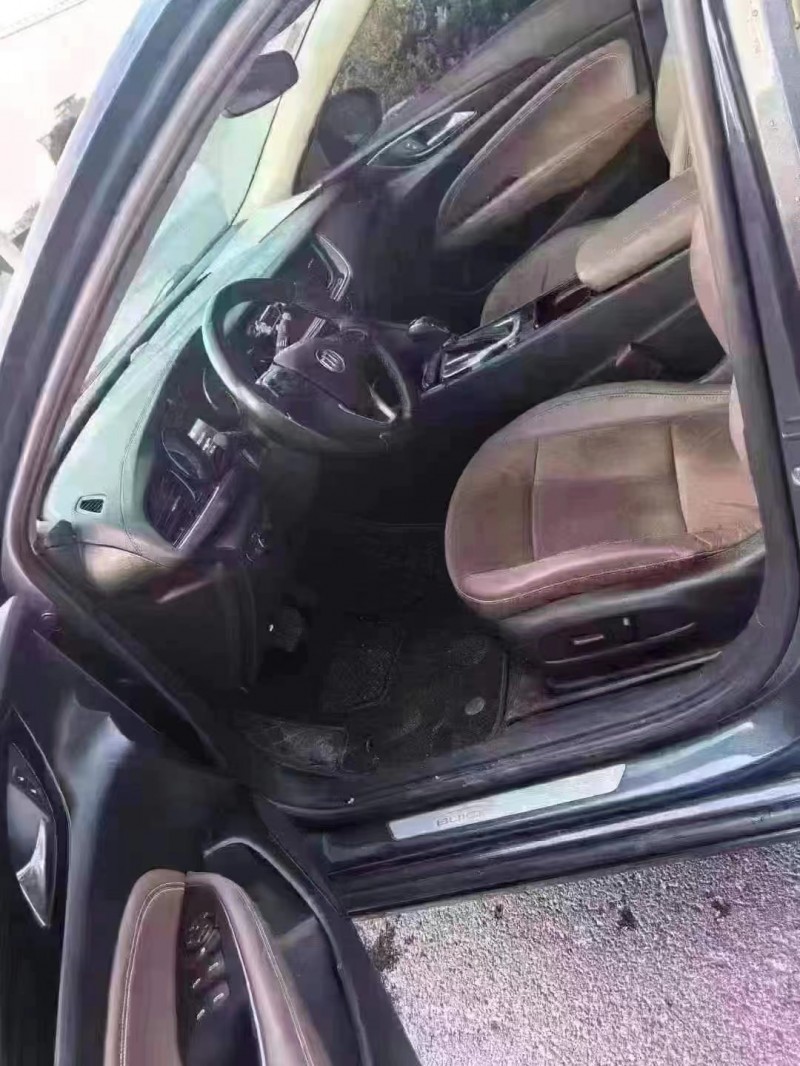 菏泽20年别克君威6