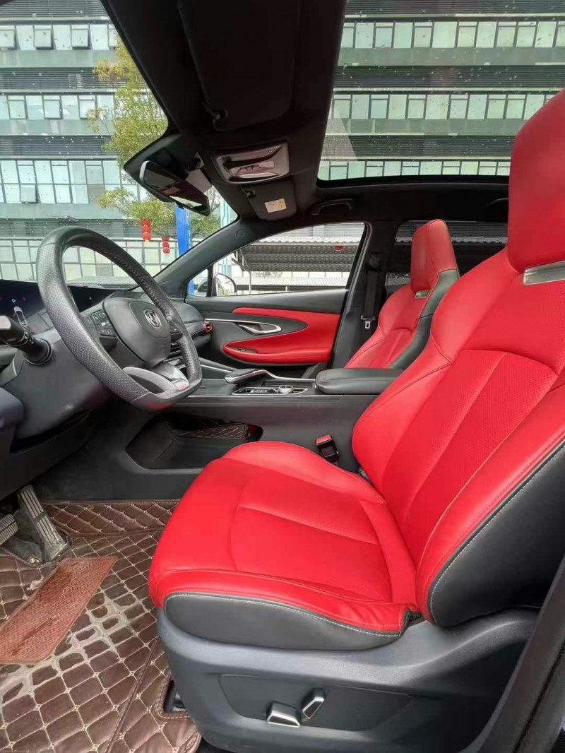 東莞20年長安汽車UNI5
