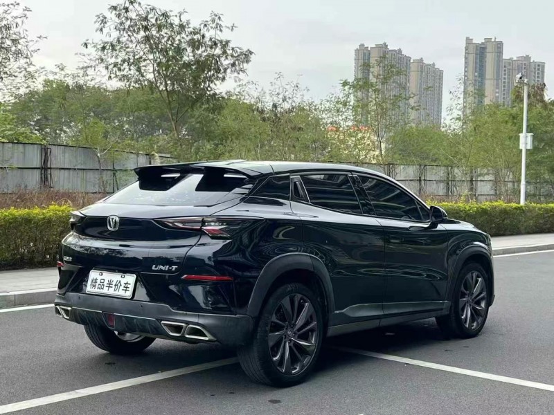 東莞20年長安汽車UNI8