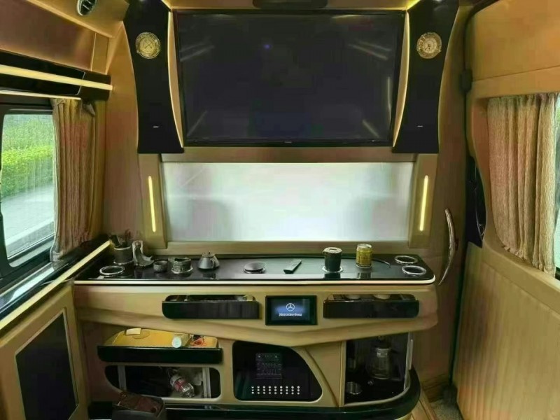 东莞16年奔驰斯宾特5