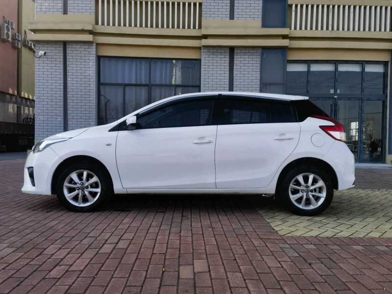 徐州15年丰田YARiS L 致炫4