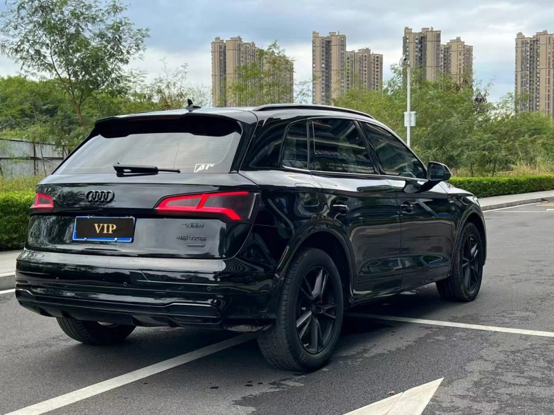 东莞20年奥迪Q58