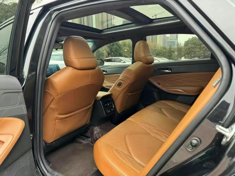 武汉22年丰田亚洲龙6