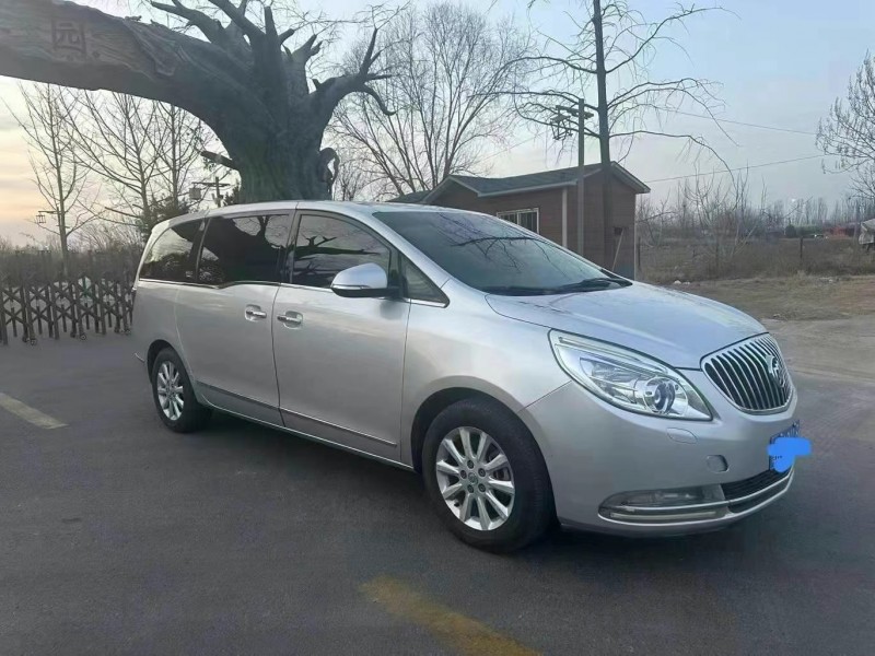 青岛13年别克GL82