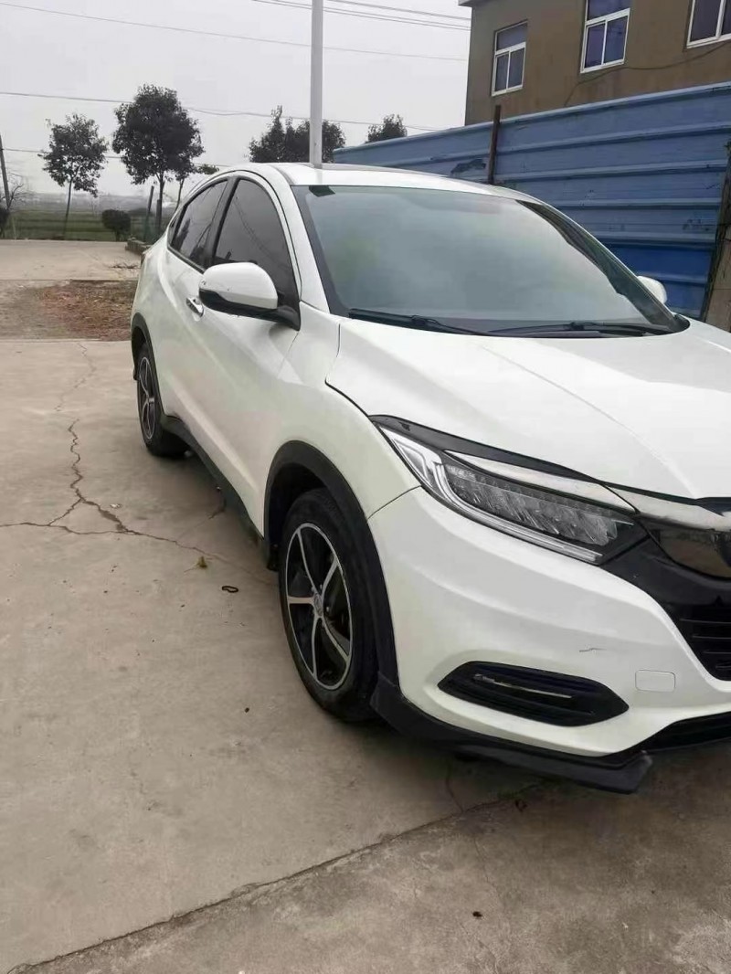 济宁22年本田缤智2