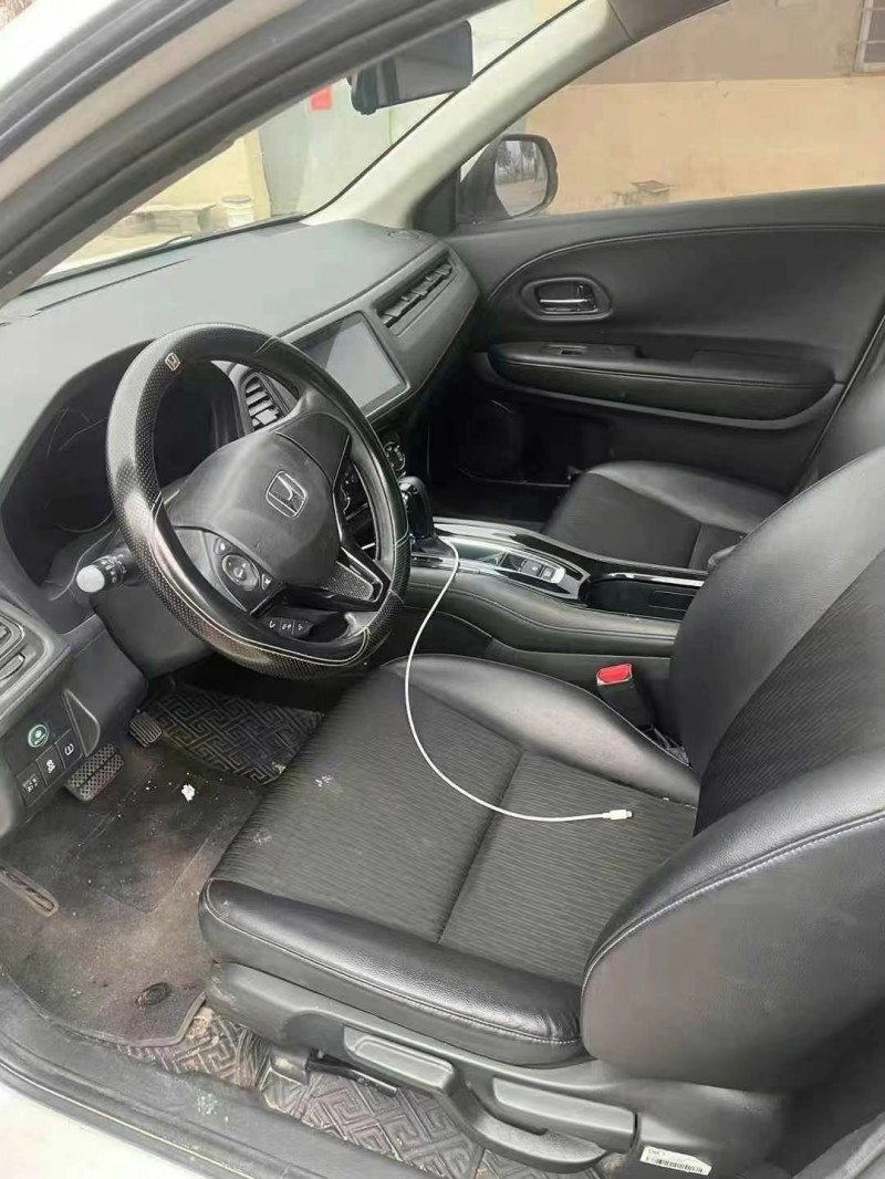 济宁22年本田缤智4