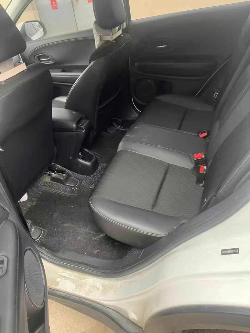 济宁22年本田缤智5