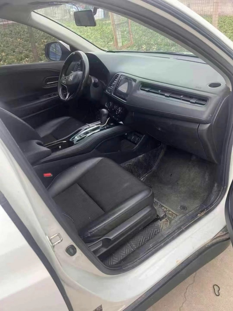 济宁22年本田缤智6